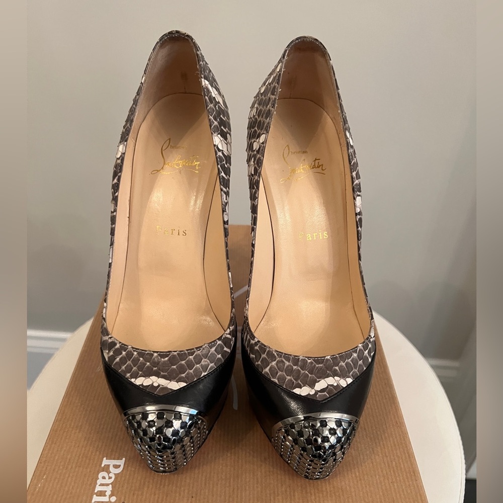 100% AUTHENTIC CHRISTIAN LOUBOUTIN MAGGIE HEELS